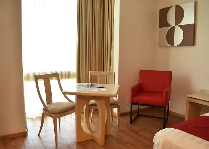 Ramada By Wyndham Santa Fe Hotel