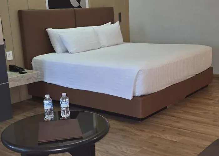 Hotel Ramada By Wyndham Santa Fe 4*