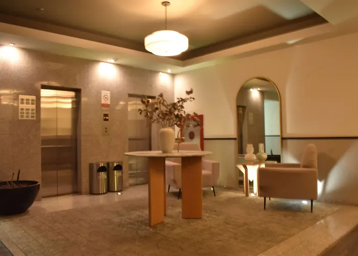 Ramada By Wyndham Santa Fe Hotel